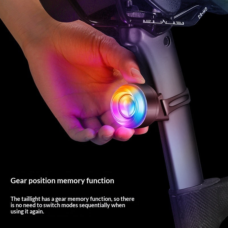 Light-sensitive Curved Taillights Equipped